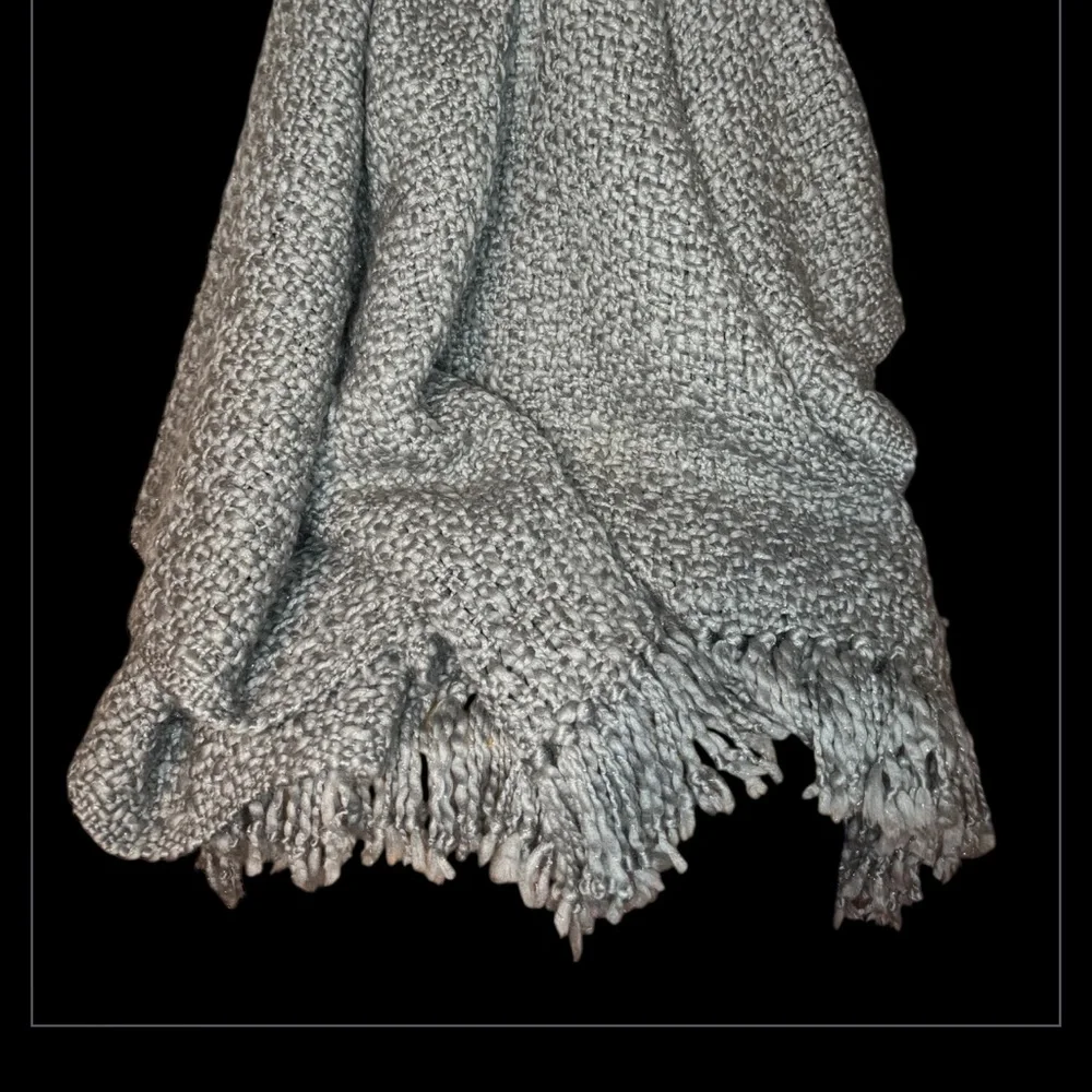 Cozy Gray Knit Throw Blanket with shimmer